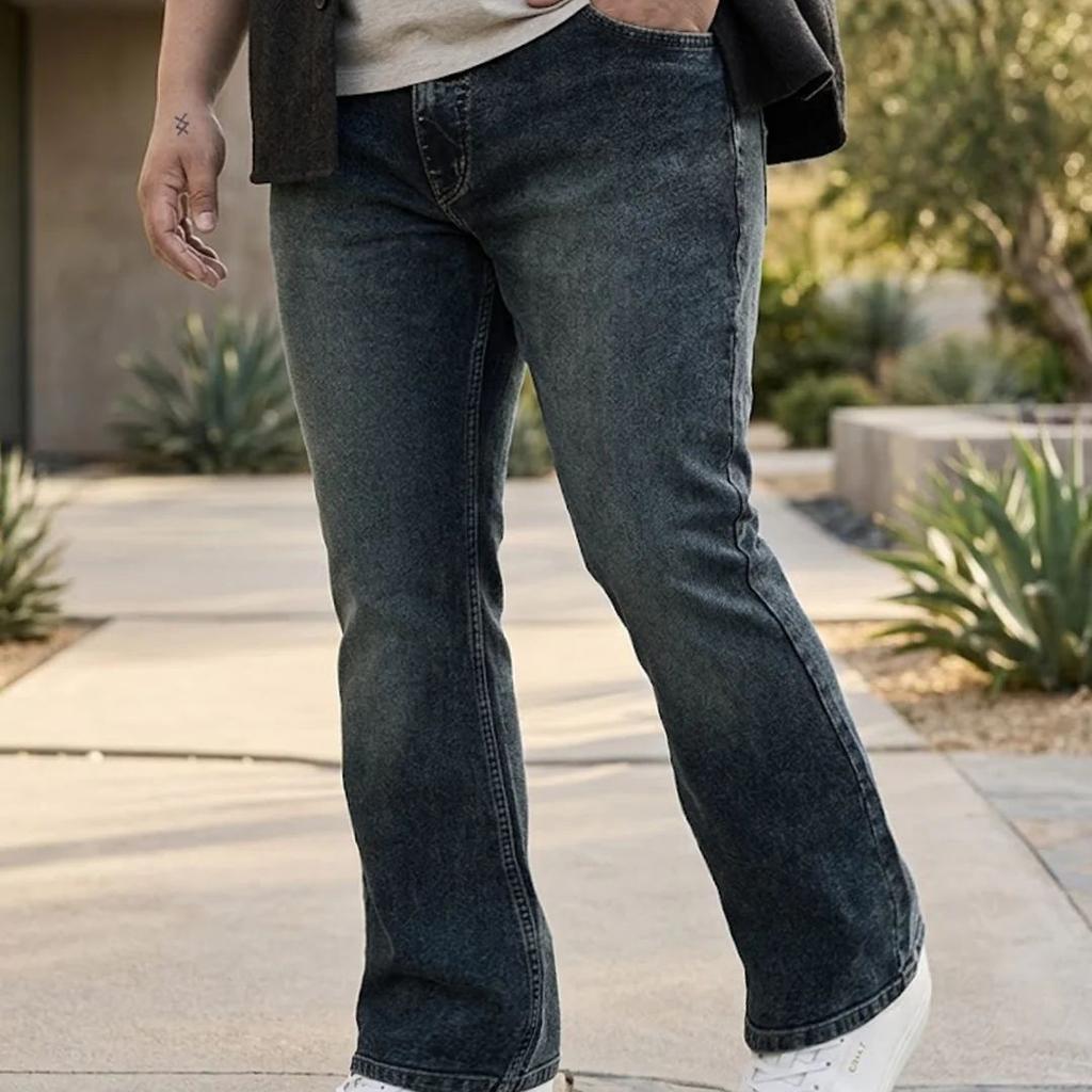 Plus Men's Dark Blue Bootcut Fit Mid Rise Tinted Heavy Washed Jeans Stretchable