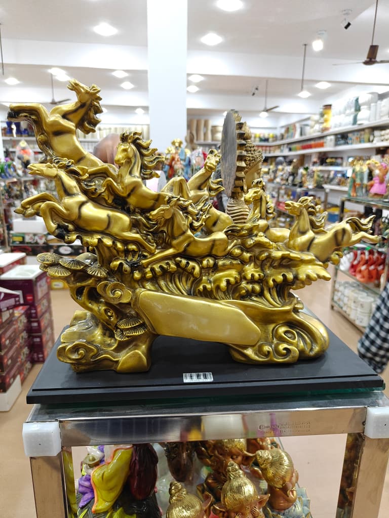 Gold Statue of a Woman | Sculpture | Bronze | Decorative