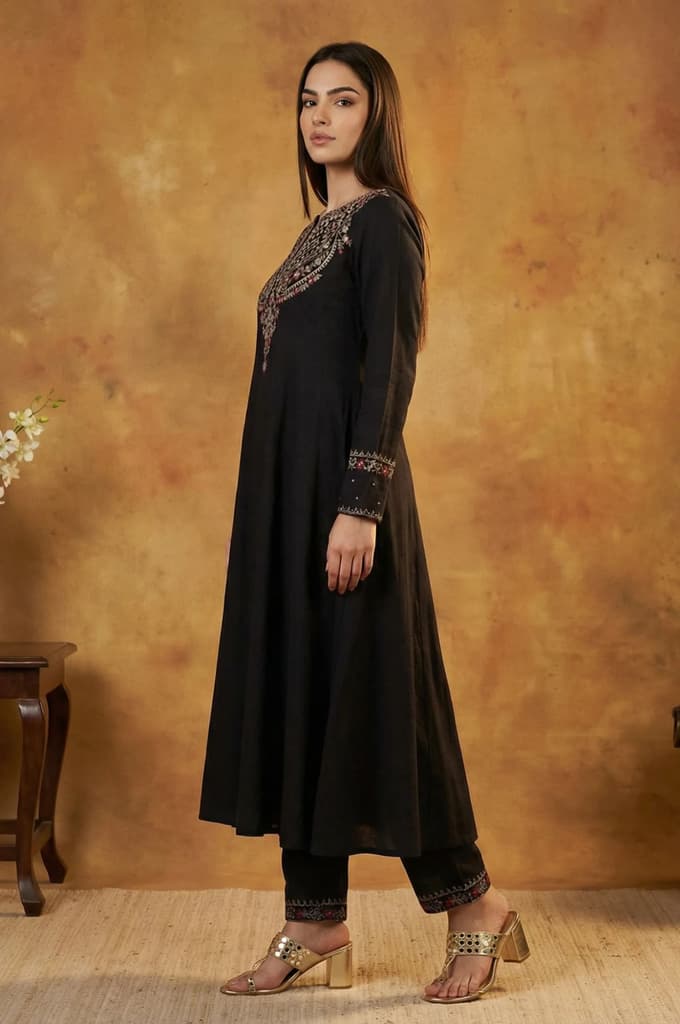 Black Solid Rayon Blend Straight Kurta with Straight Pant and Shawl Set — photo 2