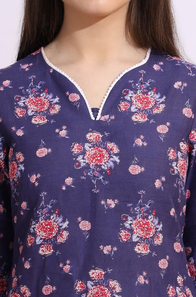 Purple Bold Floral Printed Cotton Cambric Straight Kurta — photo 4