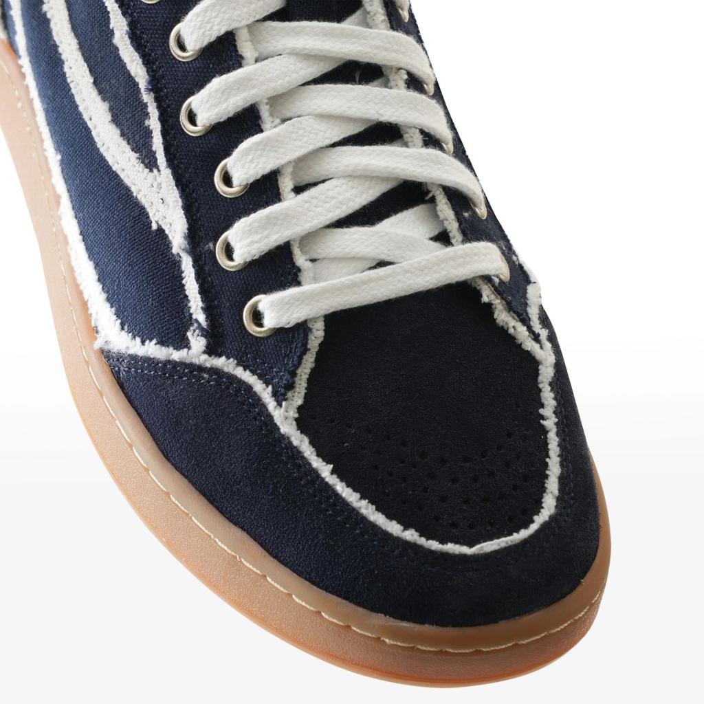Gully Number 001 - Baaz Leila Navy — photo 4