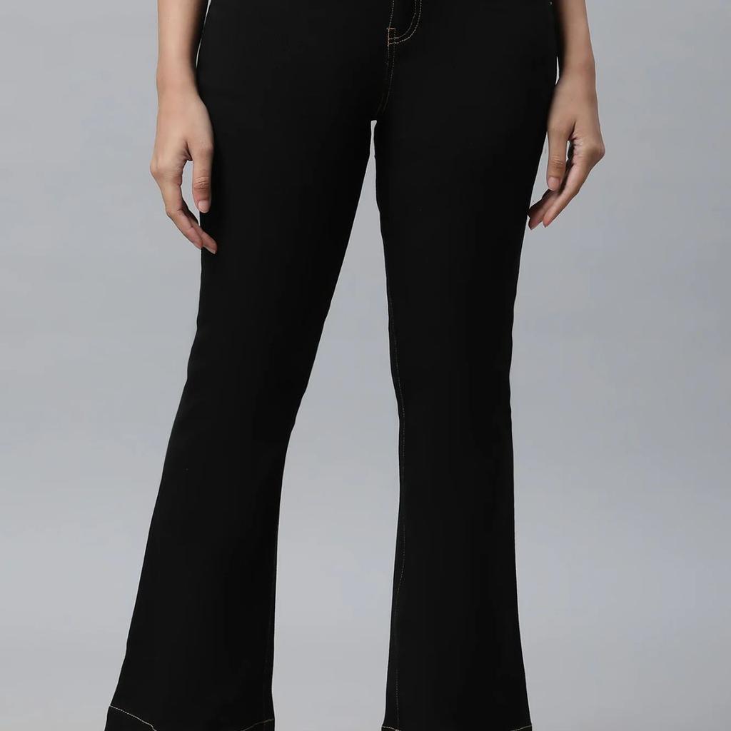 Black Solid Boot Cut Denim Jeans With Front Zip Closure