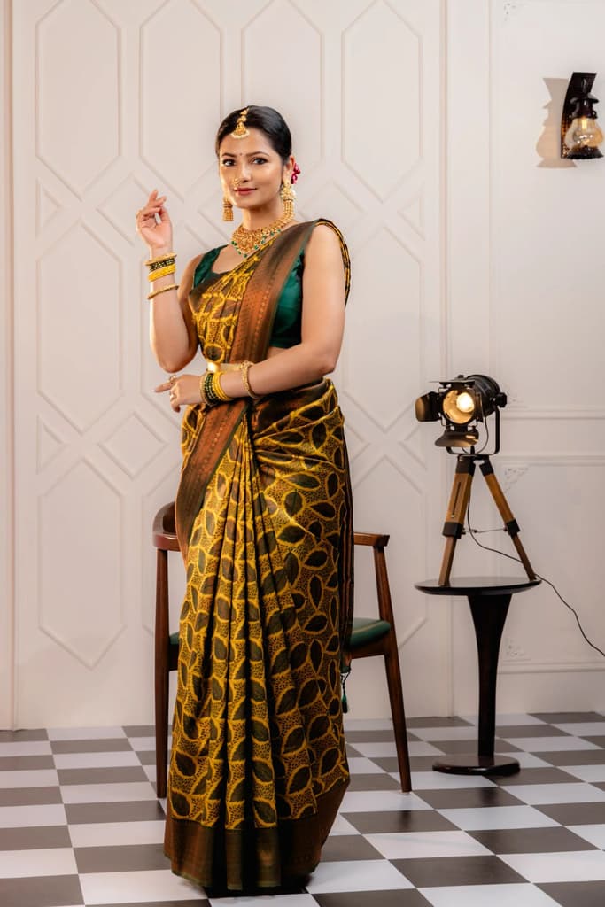 Mimosa Women's Woven Design Kanjivaram Style Art Silk Saree With Blouse Piece : SA00001776YLWFREE — photo 3