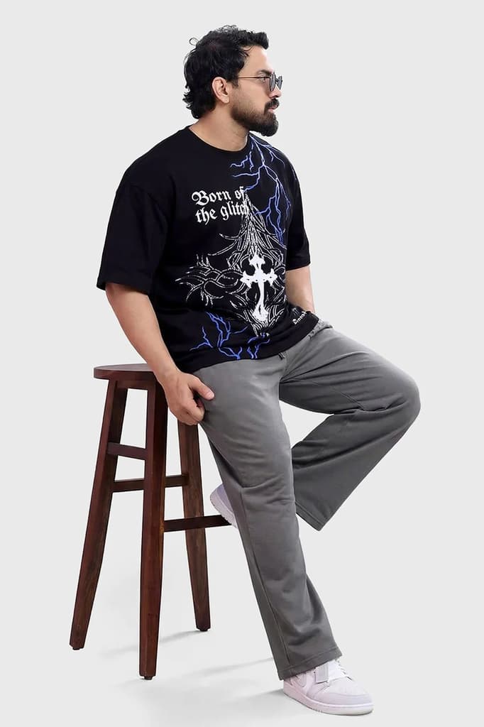 Born Of The Glitch Oversized T-shirt Black — S