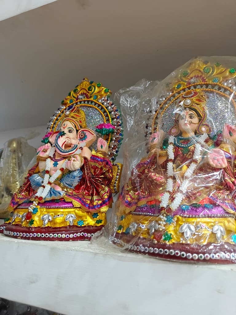 Hindu Statue | Gold | Wood | Decorative