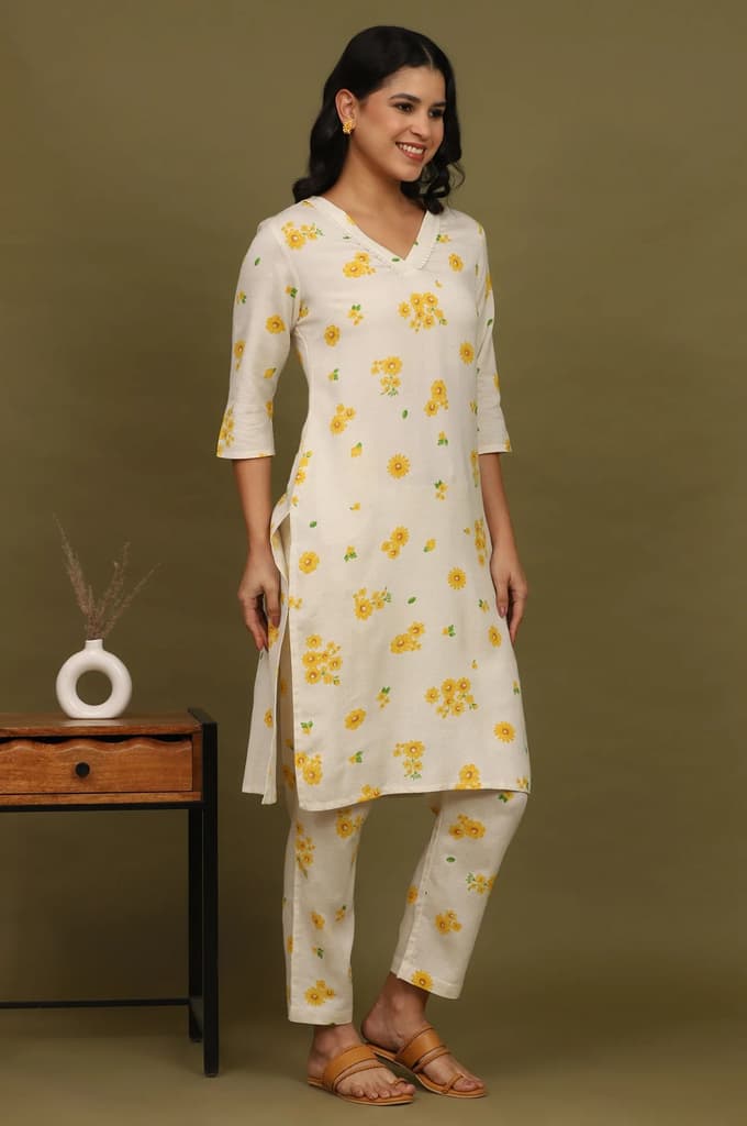 Off-White Floral Printed Rayon Flax Straight Kurta and Pants Co-ord Set — photo 7