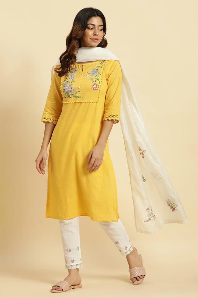 White Floral Embroidered Lace Trim Kota Dupatta — photo 2