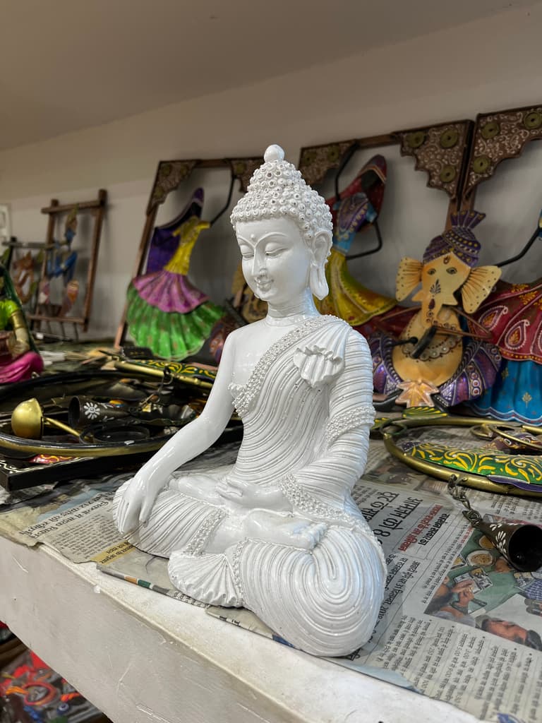 Buddha Statue | Sculpture | White | Gold