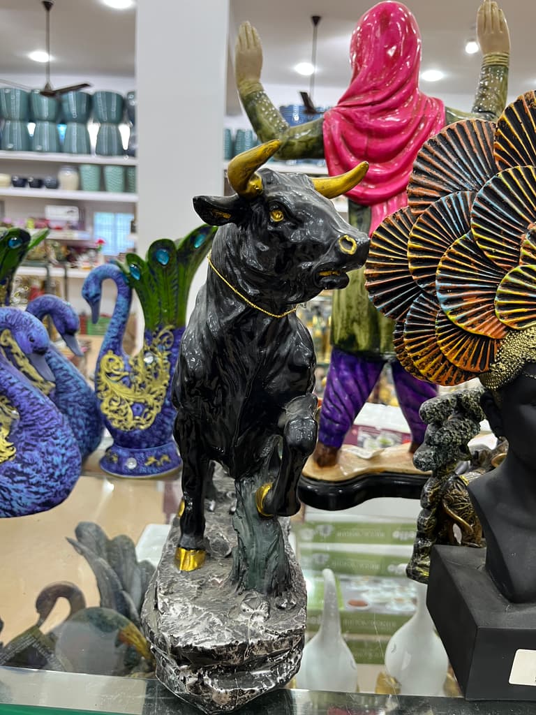 Black Bull Statue | Sculpture | Bronze | Gold
