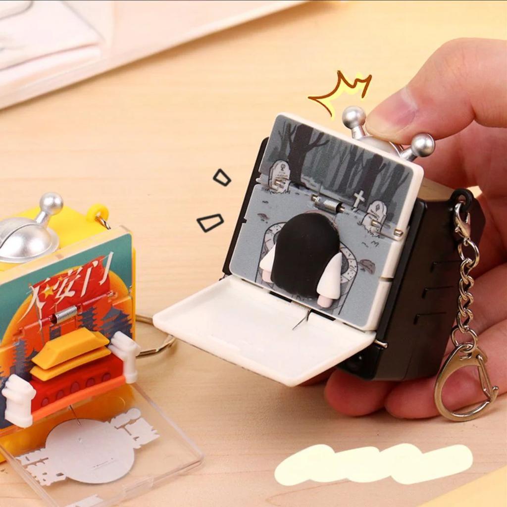 Jump Scare Box Keychain – Mini Stress Relief Surprise Toy — The Ring - Scare Keychain
