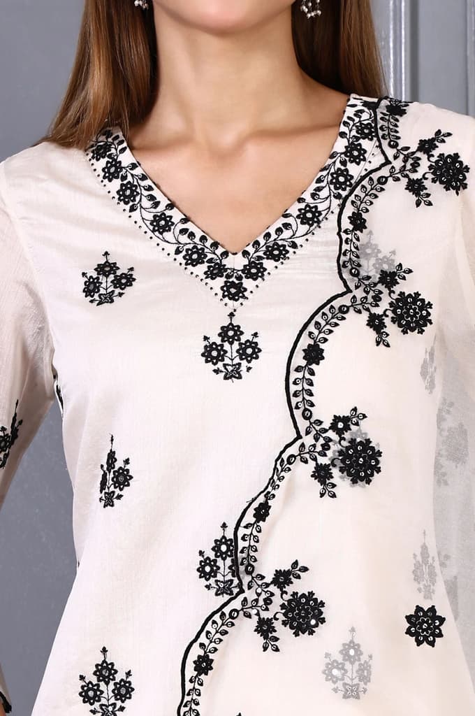 Cream Mirror Embroidered Chanderi Straight Kurta, Pants and Dupatta Set — photo 3