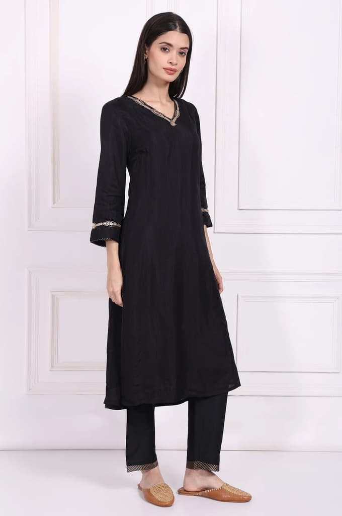 Black Embroidered Straight Kurta with Straight Pant and Dupatta Set — photo 6