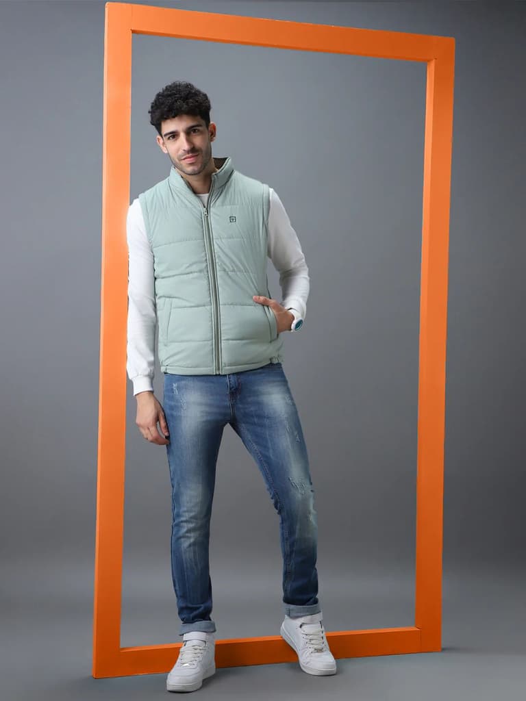 Men's Green Sleeveless Zippered Puffer Jacket — photo 4