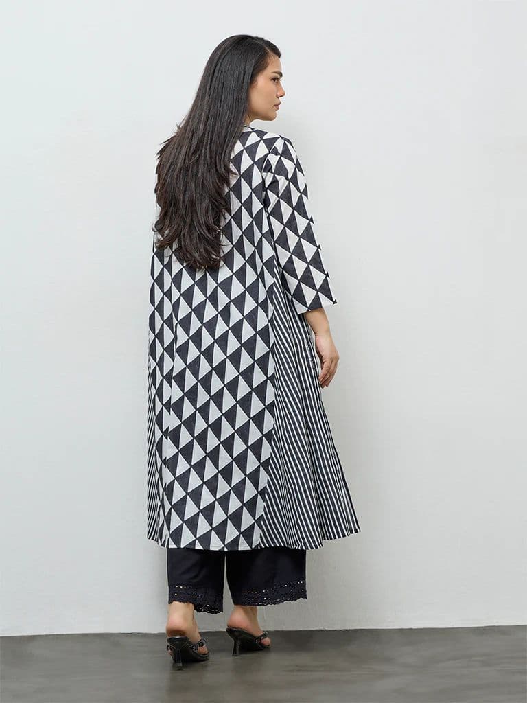Diza Black Geometric Printed Cotton A-Line Kurta — photo 4