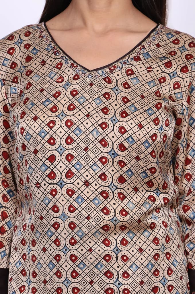 Beige Geometric Printed Sequins Satin Straight Kurta — photo 2