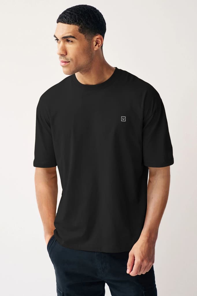 Men's Jet Black Solid Round Neck Oversized Half Sleeve Cotton T-Shirt — photo 2