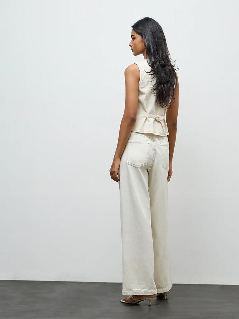 LOV Off-White High-Rise Jeans with Belt — photo 4