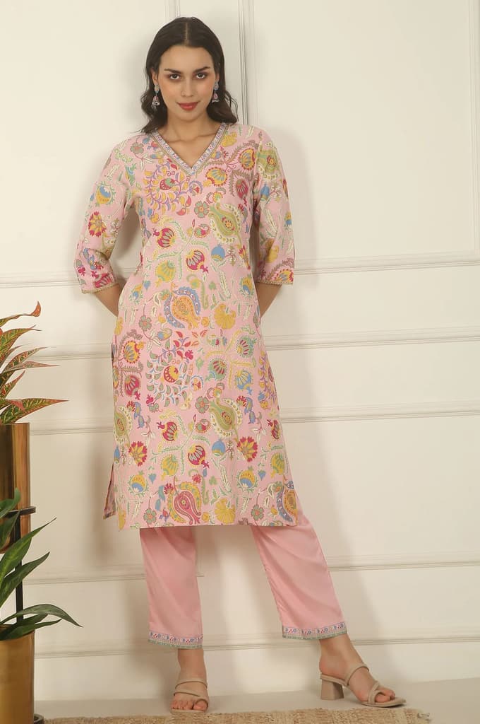 Pink Floral Printed Rayon Straight Kurta and Pants Set — photo 3