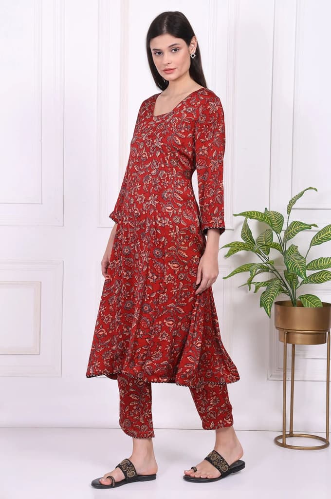 Red Floral Printed Modal Satin Straight Kurta, Pants and Dupatta Set — photo 4