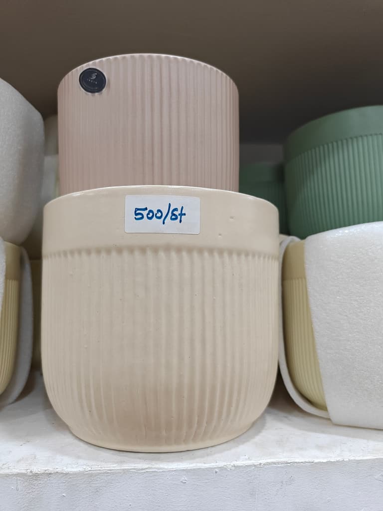 500ml White Vase | Ceramic | White | Decorative