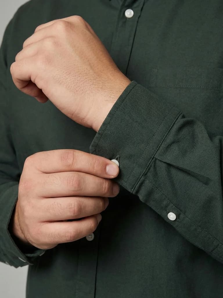 Plus Men's Dark Green Cotton Full Sleeve Regular Fit Solid Oxford Shirt With Button-Down Collar — photo 6