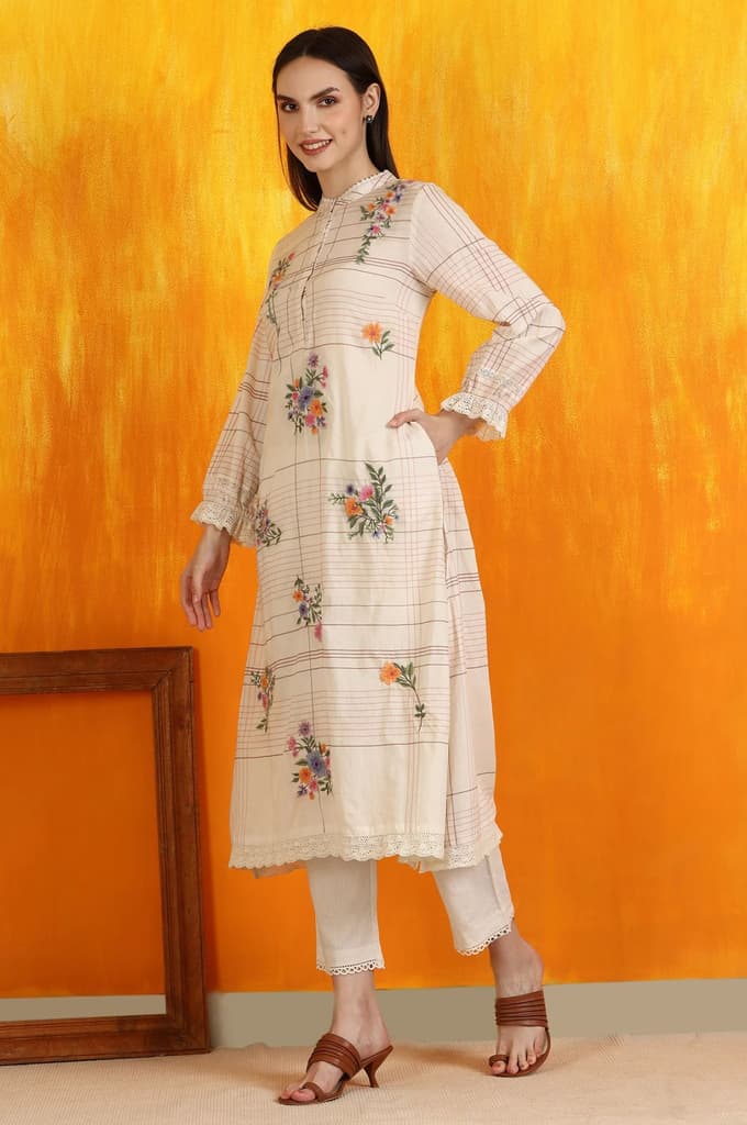 White Checker Floral Embroidered Pure Cotton A-line Kurta — photo 4