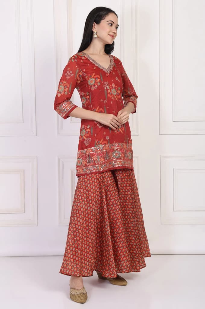 Red Embroidered Straight Jacquard Kurta with Sharara and Dupatta Set — photo 7