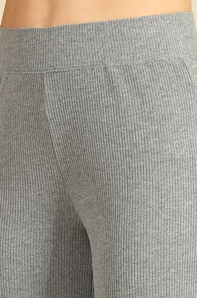 Grey Solid Straight Fit Pants With Slip On Closure — photo 3