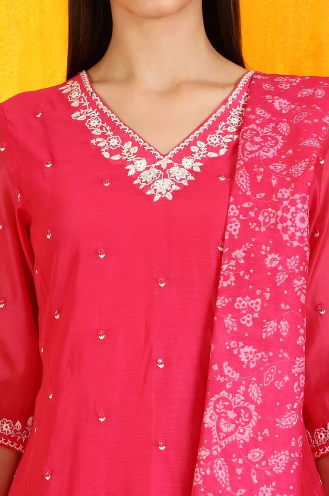 Pink Embroidered Chanderi Panelled Kurta, Cropped Pants and Dupatta Set — photo 3
