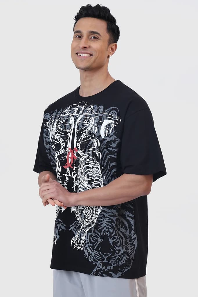 Twin Fangs Oversized T-shirt Black — photo 2