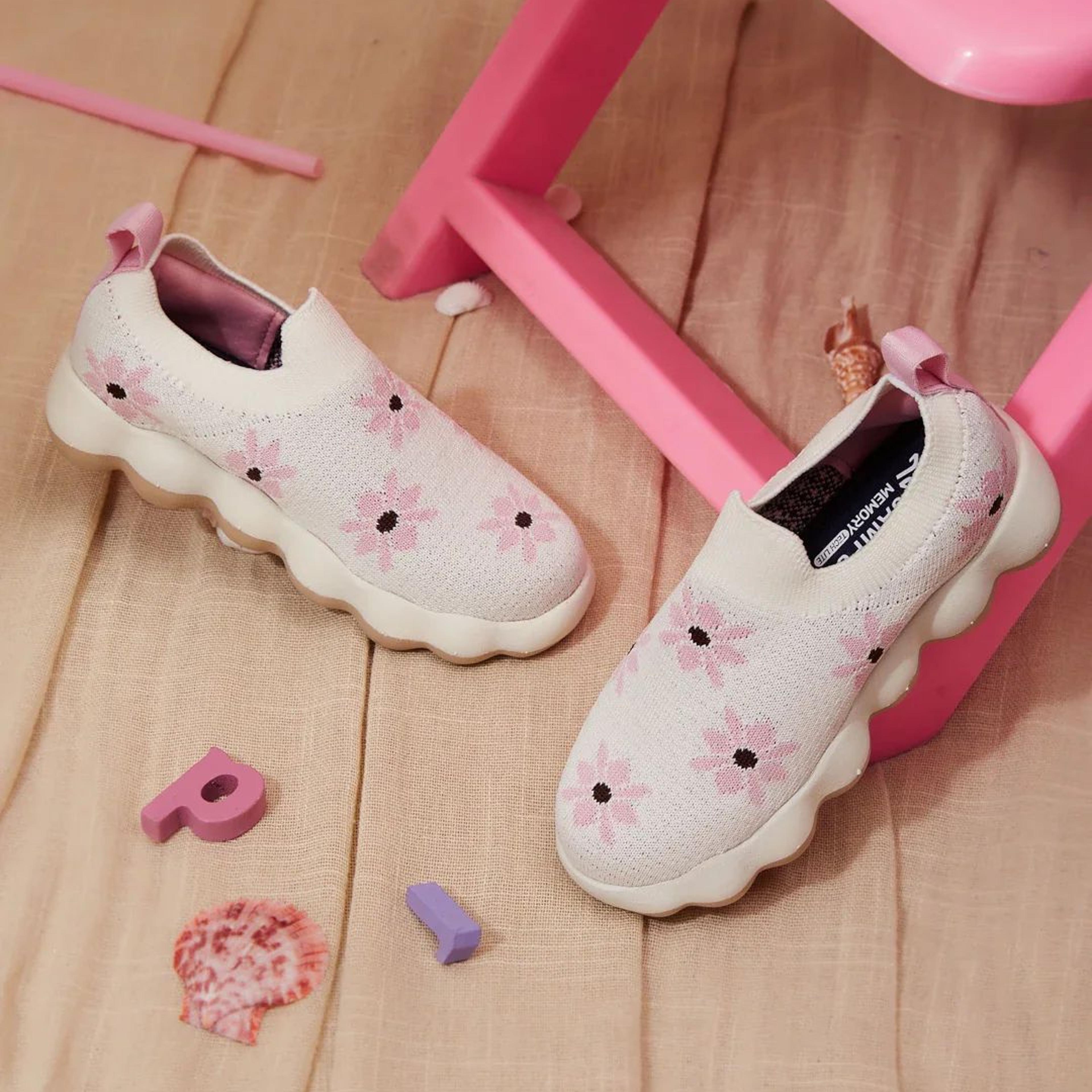 VELTO K White Kids Walking Shoes