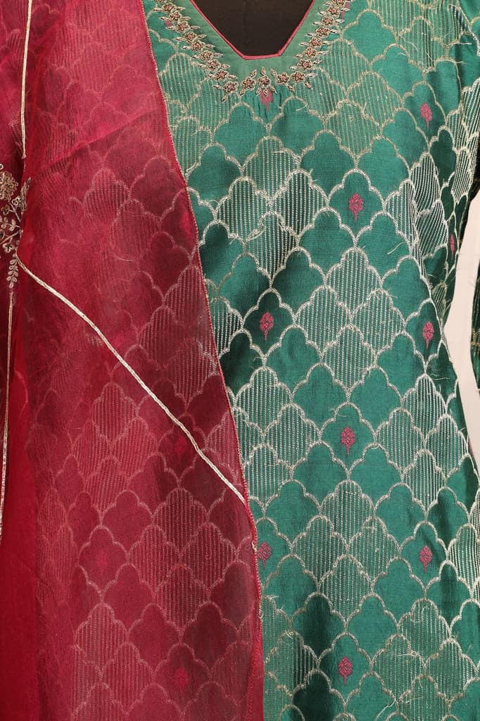 Green Geometric Printed Zari Work Jacquard Straight Kurta with Pants and Dupatta Set — photo 2