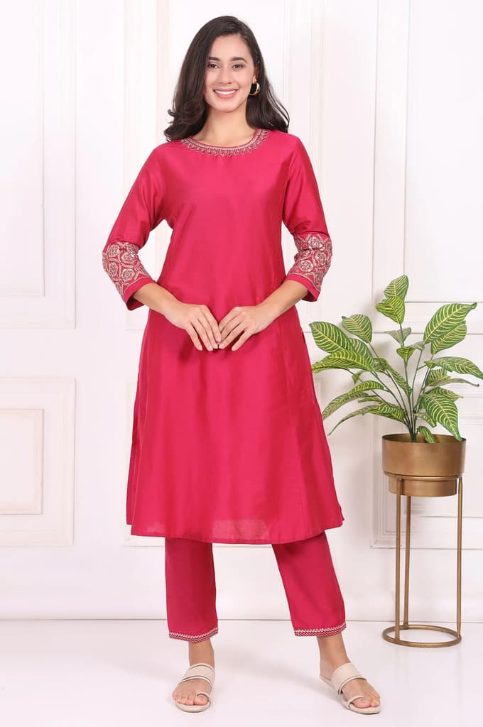 Pink Solid Embroidered Straight Kurta and Straight Pants Set — XS
