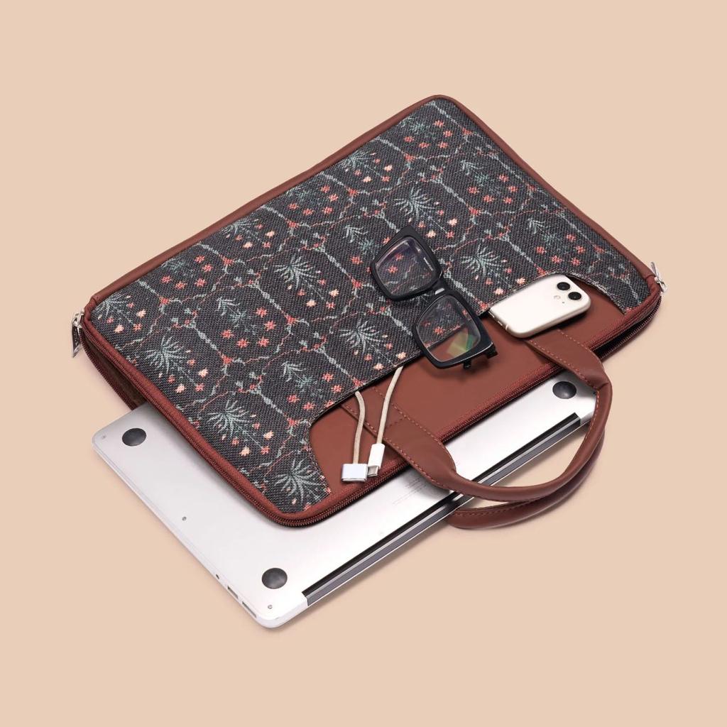 Taj Guldasta L-Zippered Laptop Sleeve — photo 2