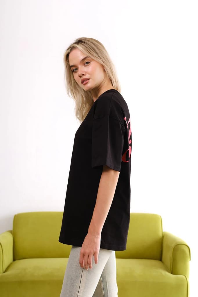 Black Main Character Oversized T-Shirt — photo 6