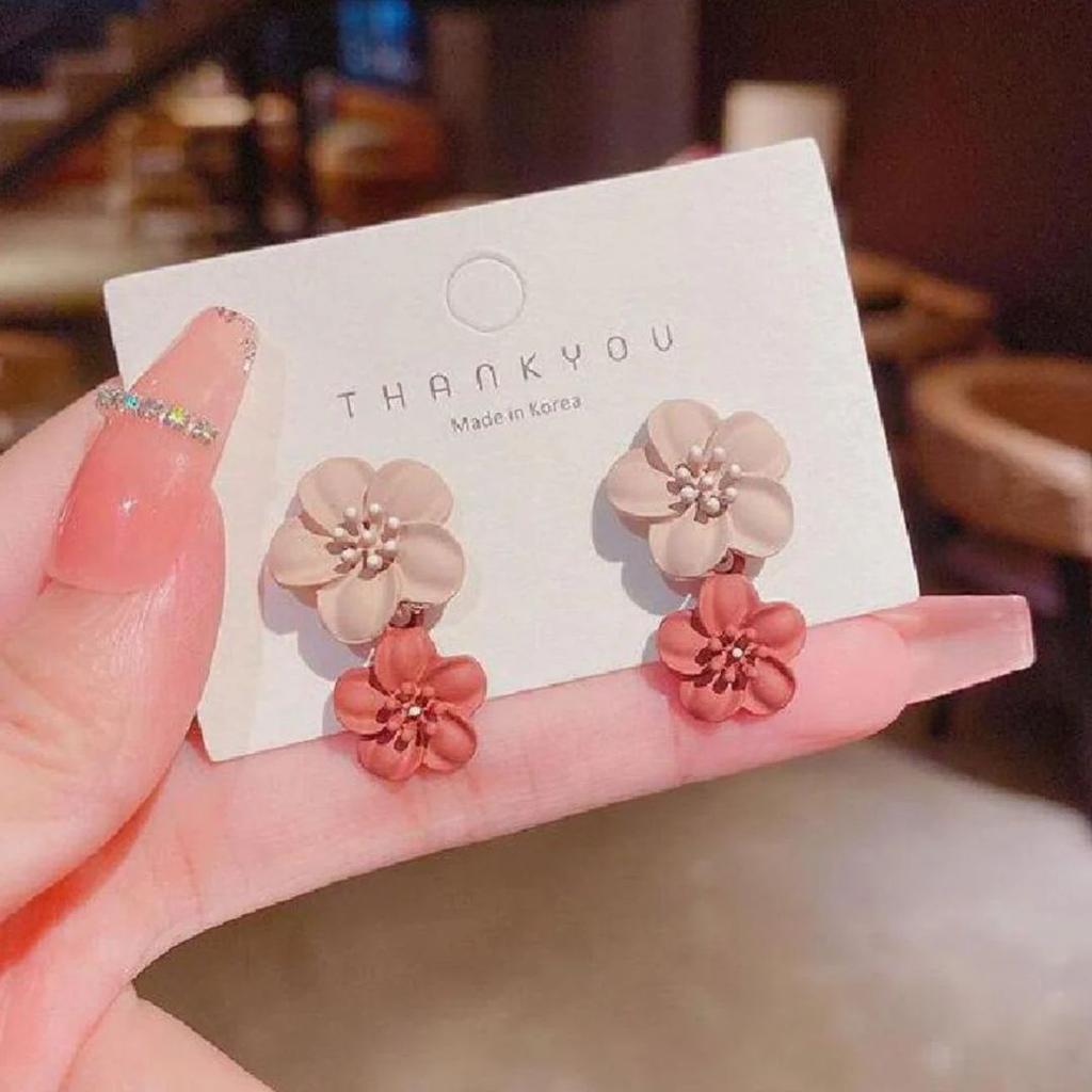 Blossom Gleam – Floral Stud Earrings