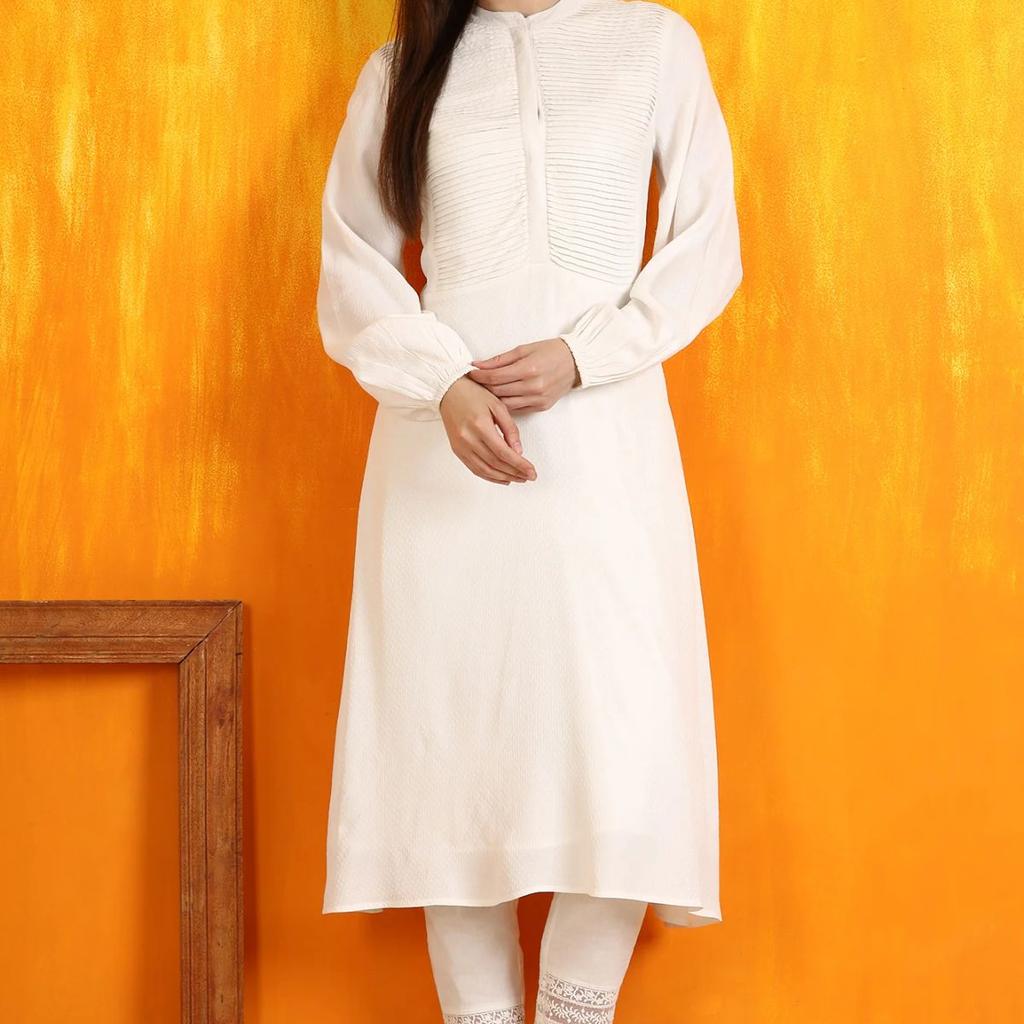 White Solid Pleated Yoke Moss Textured Straight Kurta