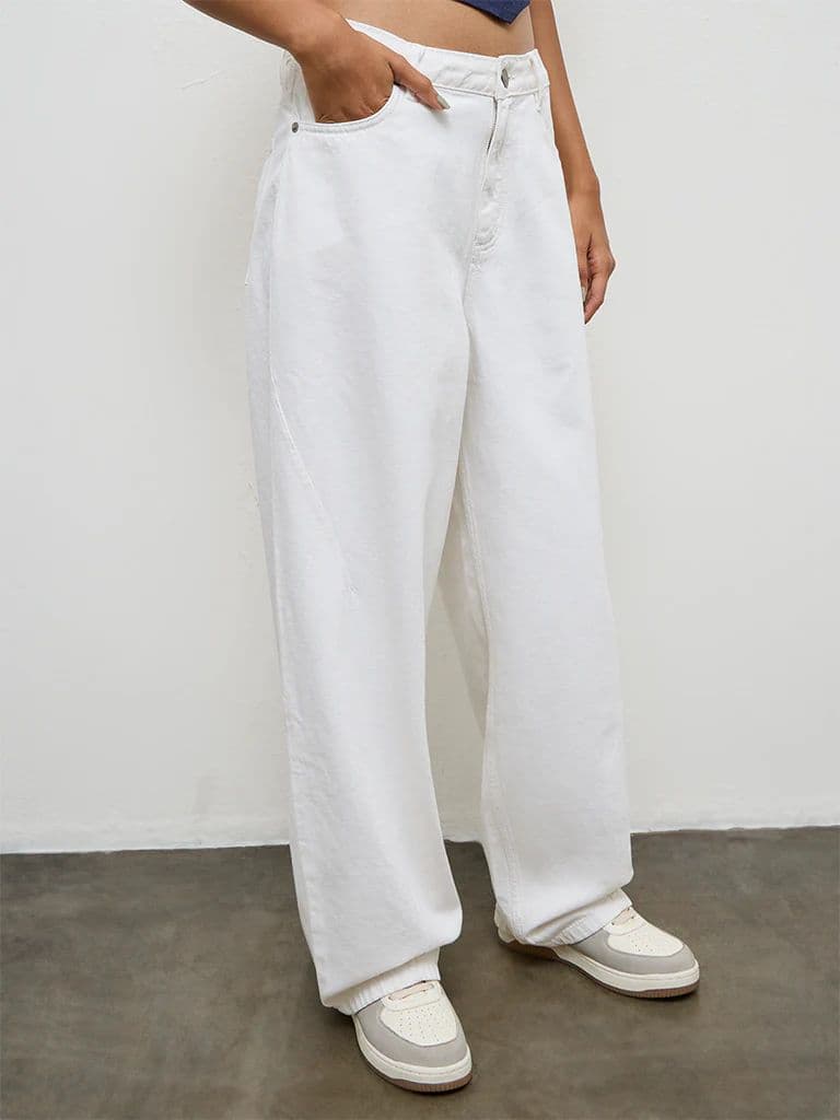 Nuon White Straight-Fit High-Rise Jeans — photo 2