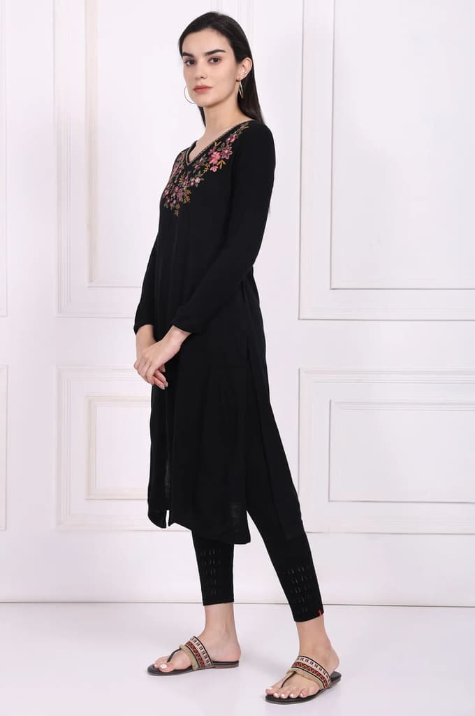 Black Embroidered Straight Acrylic Winter Kurta — photo 4