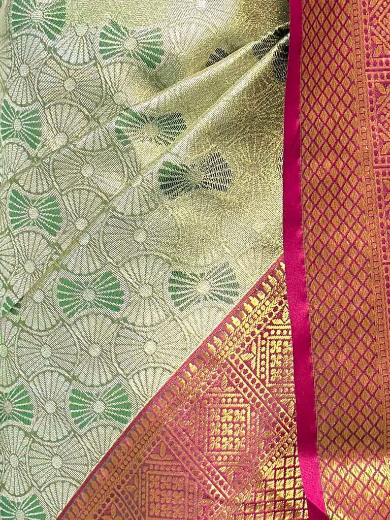 MIMOSA Women's Woven Design Kanjivaram Style Art Silk Saree with Blouse Piece - Green (SA00002804GRNFREE) — photo 6