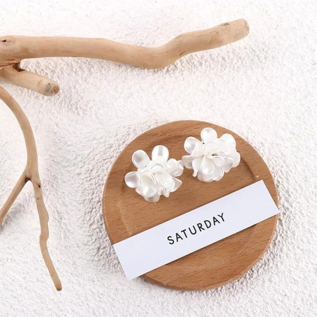 Pretty Pastel Acrylic Flower Earrings — photo 4