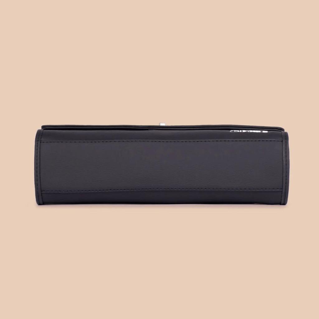 Rhea Kapoor Tarini Clutch - Nawabi Couture