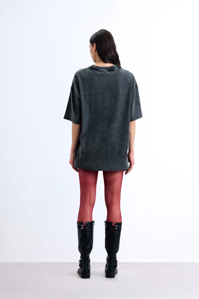 Backseat Chaos Oversized T-shirt — photo 6