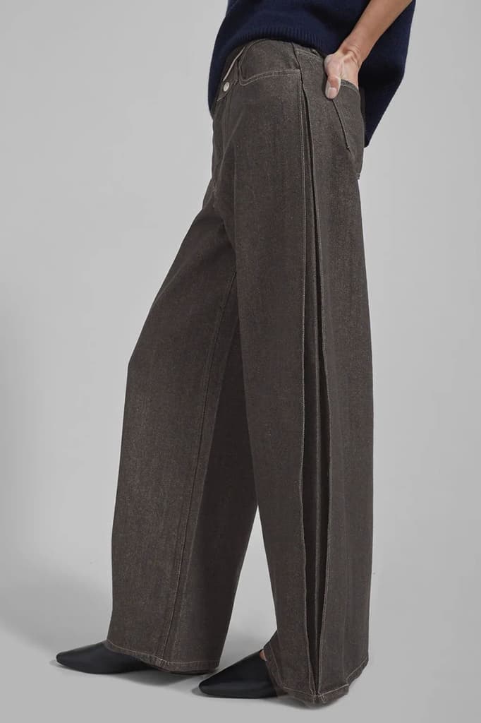 Denim-Inspired Pleated Pants — photo 5