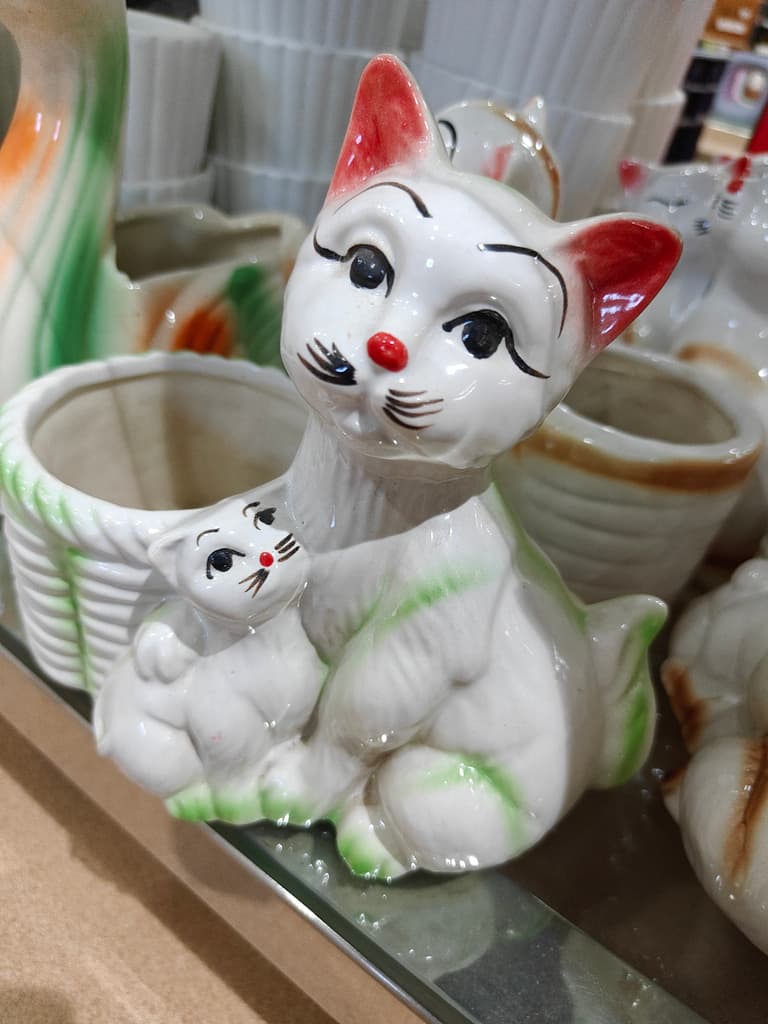 Cat Figurine | Ceramic | White | Green