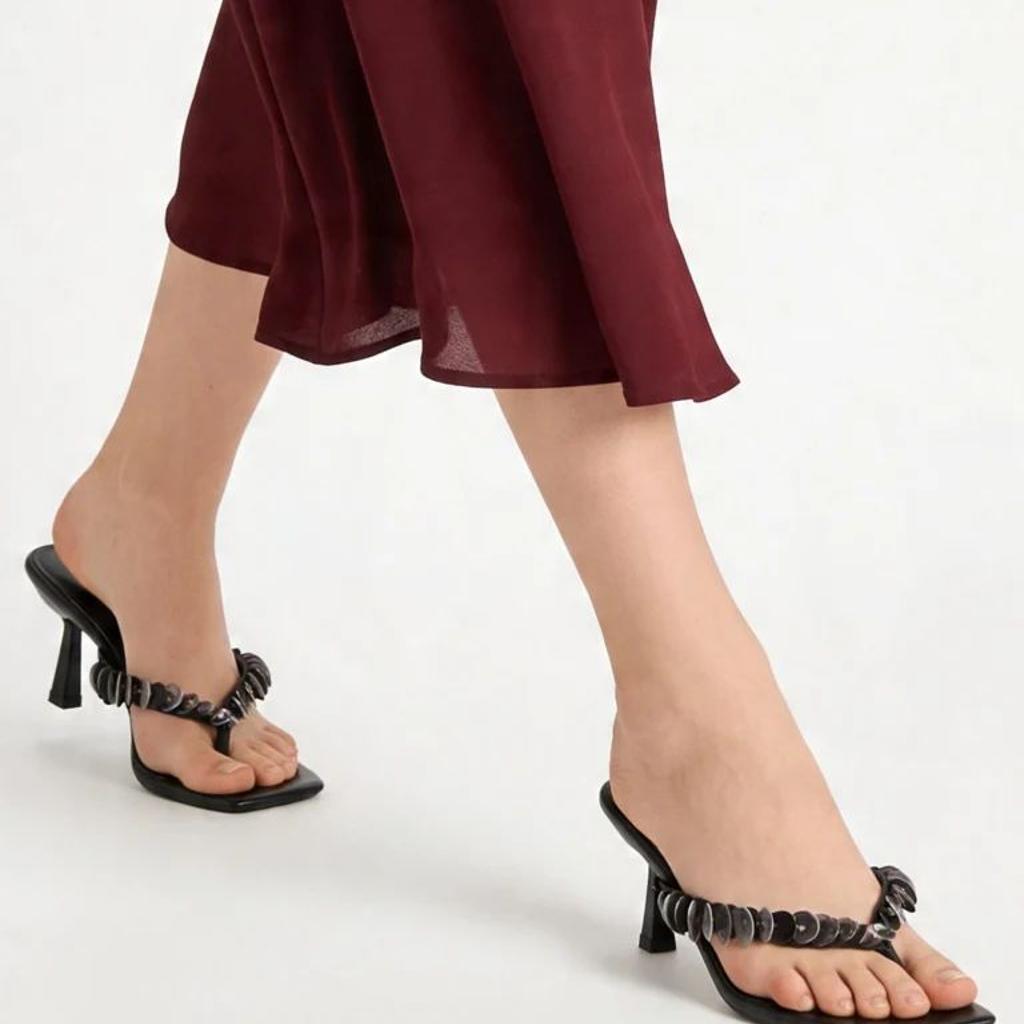 LUNA BLU Black Sequin-Detailed Thong-Strap Heel Sandals