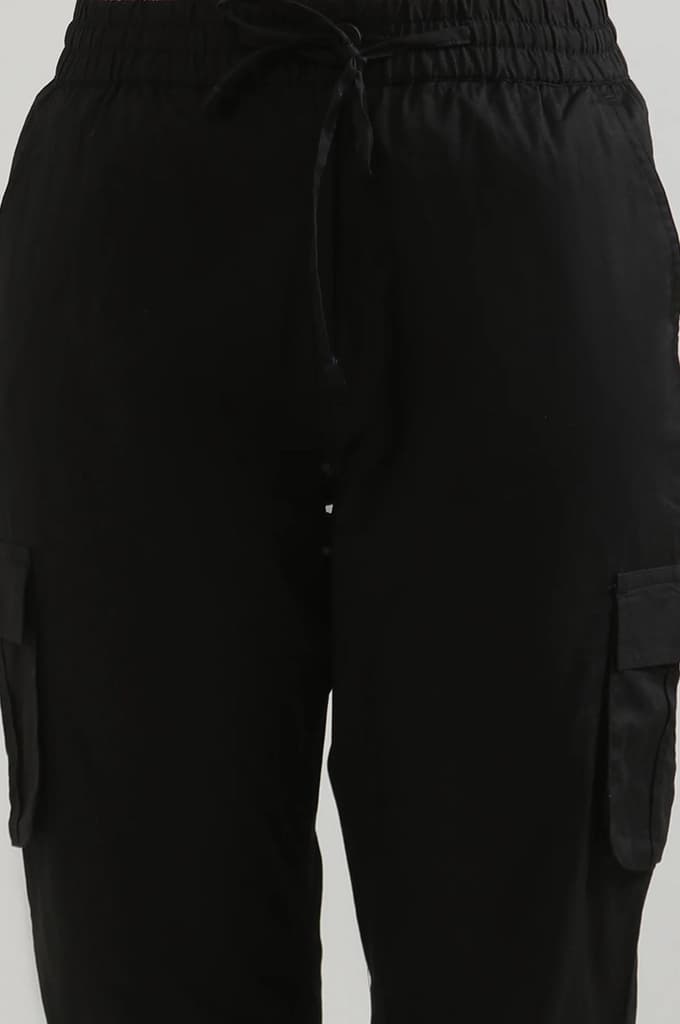 Black Solid Straight Fit Cotton Cargo Pants With Button And Zip Closure — photo 6