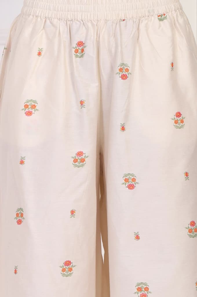 Off-White Floral Printed Lace Trim Straight Chiffon Kurta with Inner, Flared Pant and Dupatta Set — photo 10