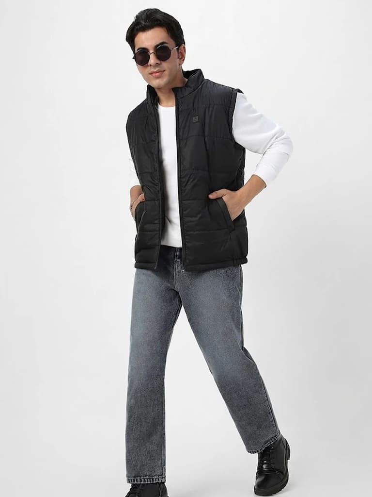 Men's Black Sleeveless Zippered Puffer Jacket — photo 4