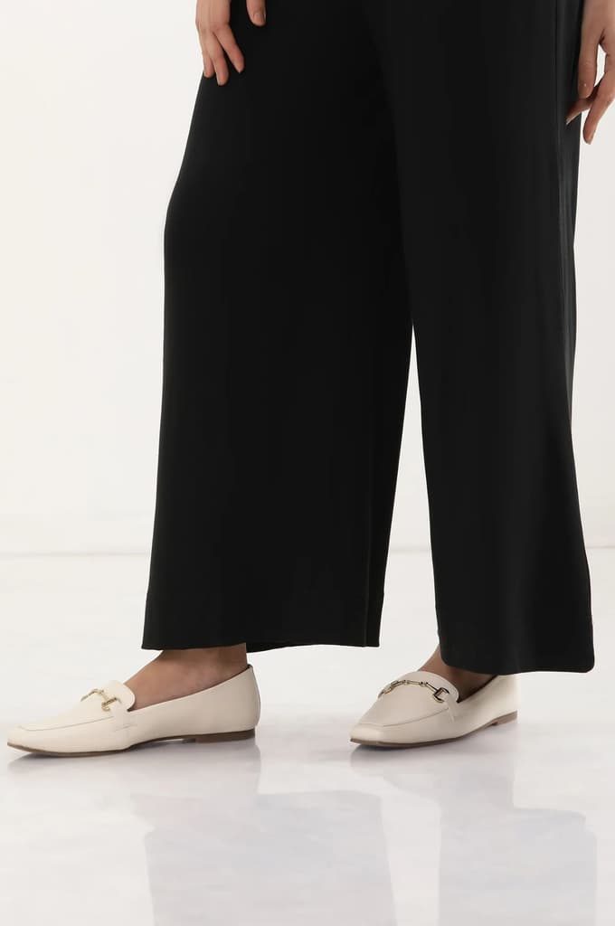 Black Solid Flared Pants With Smocked Waistbelt — photo 8
